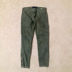 Cropped utility jeans